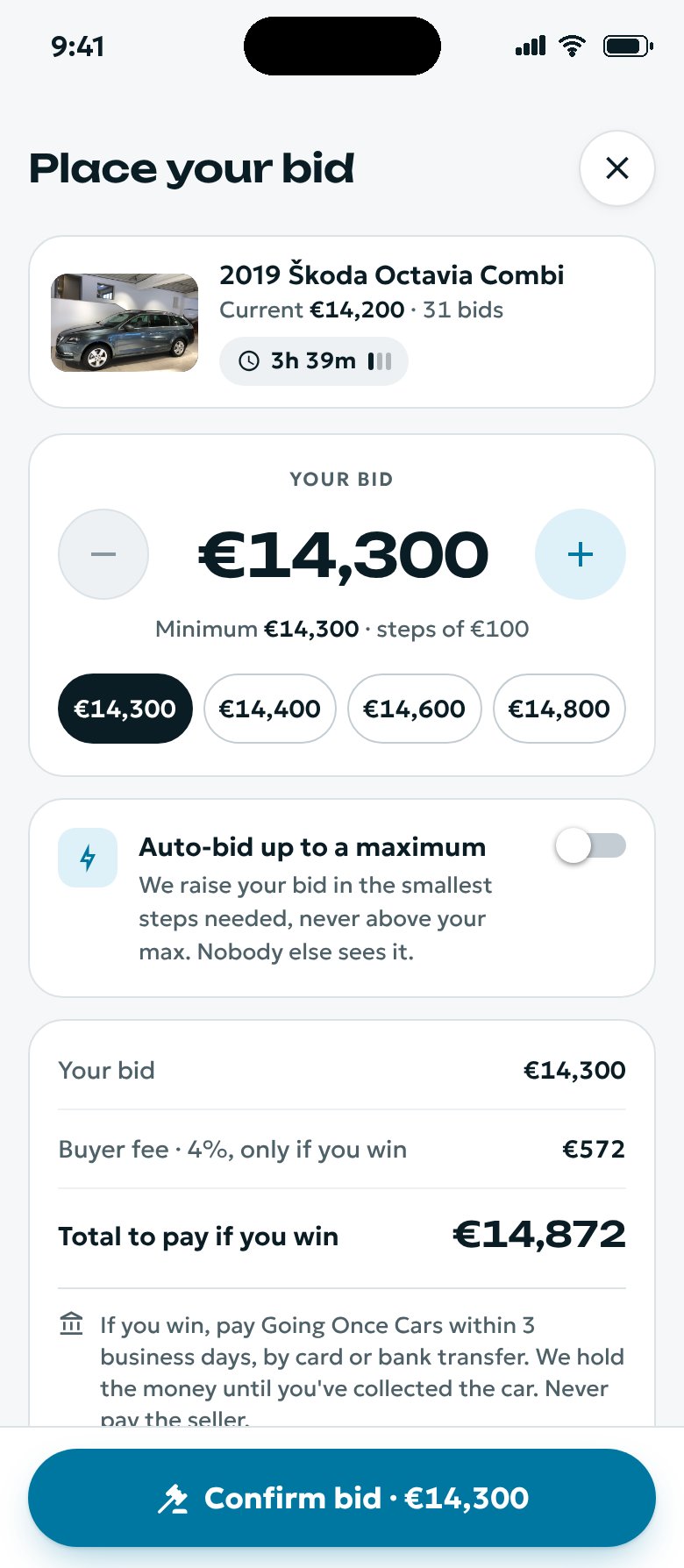 Bid screen: Place your bid on a 2019 Škoda Octavia Combi, with the buyer fee and total shown